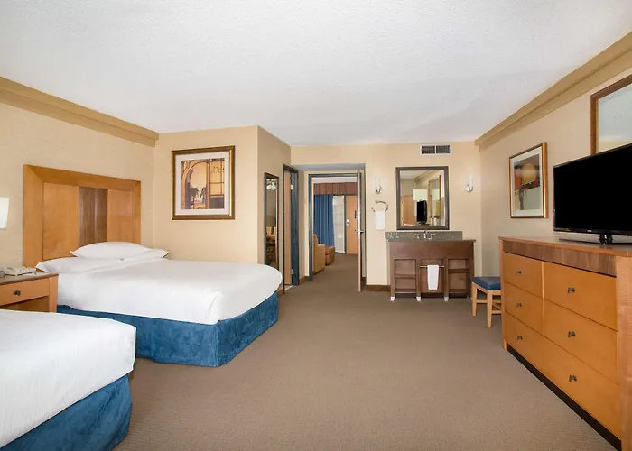 Embassy By Hilton Biltmore Hotel Phoenix