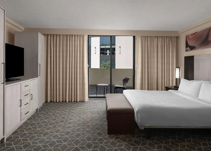 Hotel Embassy By Hilton Biltmore