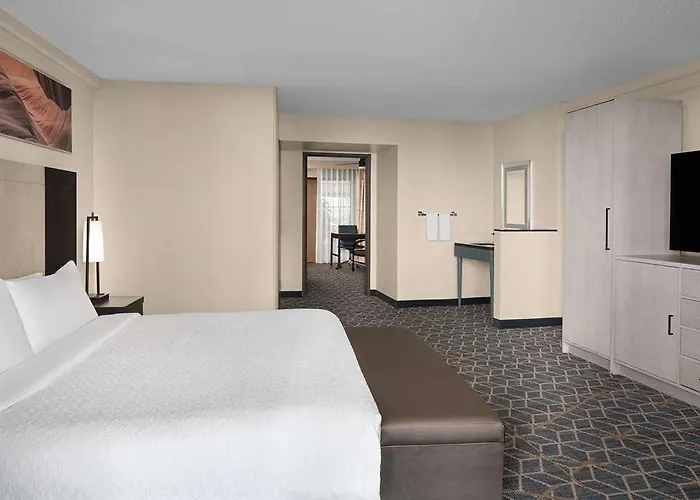 Hotel Embassy By Hilton Biltmore 3*