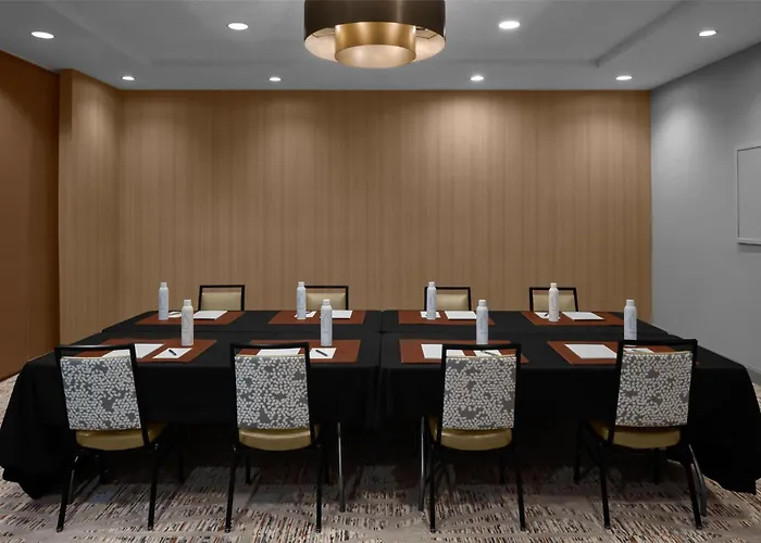 Hotel Embassy By Hilton Biltmore 3*