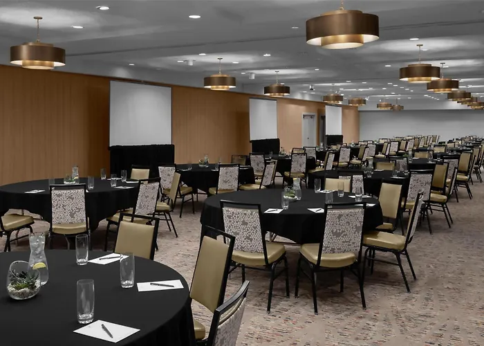 Hotel Embassy By Hilton Biltmore 3*