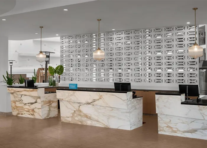 Hotel Embassy By Hilton Biltmore