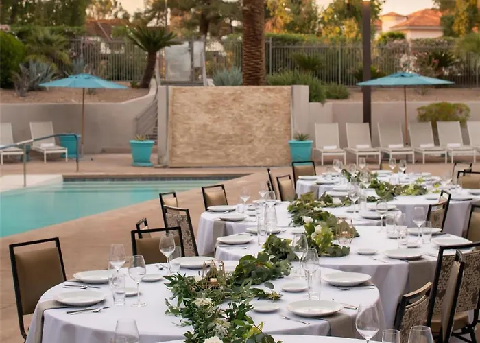 Hotel Embassy By Hilton Biltmore Phoenix