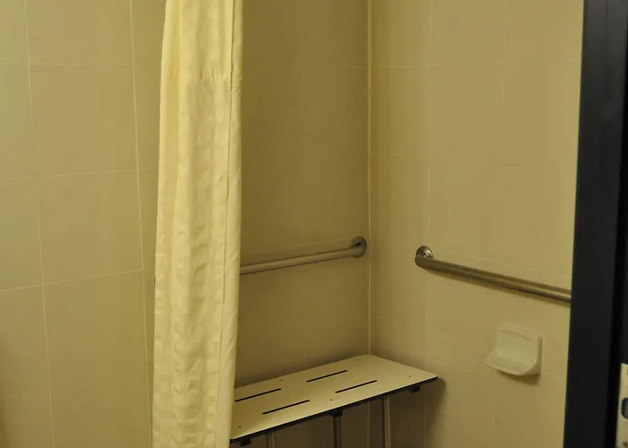 Hotel Embassy By Hilton Biltmore 3*