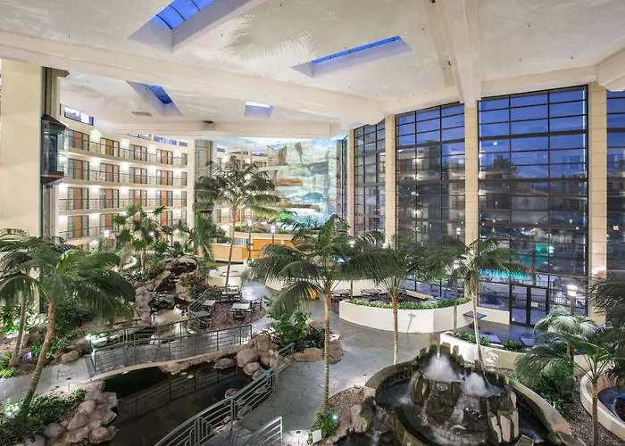 Embassy By Hilton Biltmore Hotel Phoenix