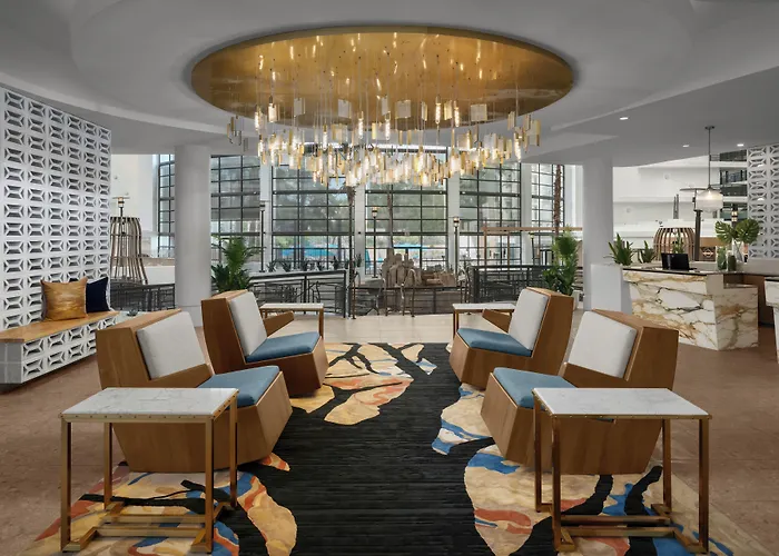 Hotel Embassy By Hilton Biltmore Phoenix