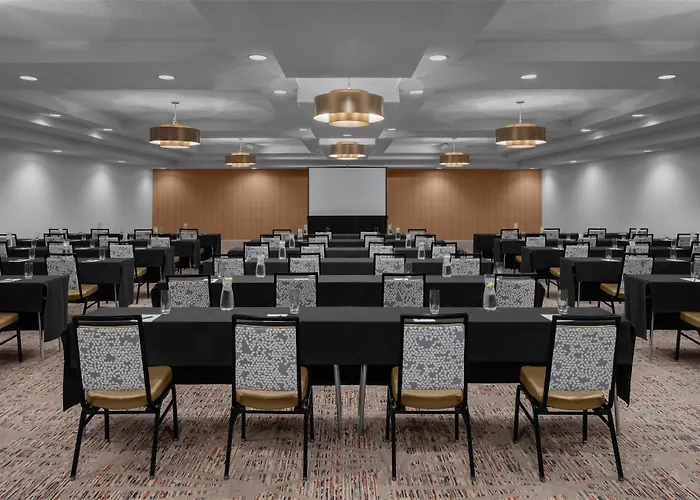 Embassy By Hilton Biltmore 3* Phoenix