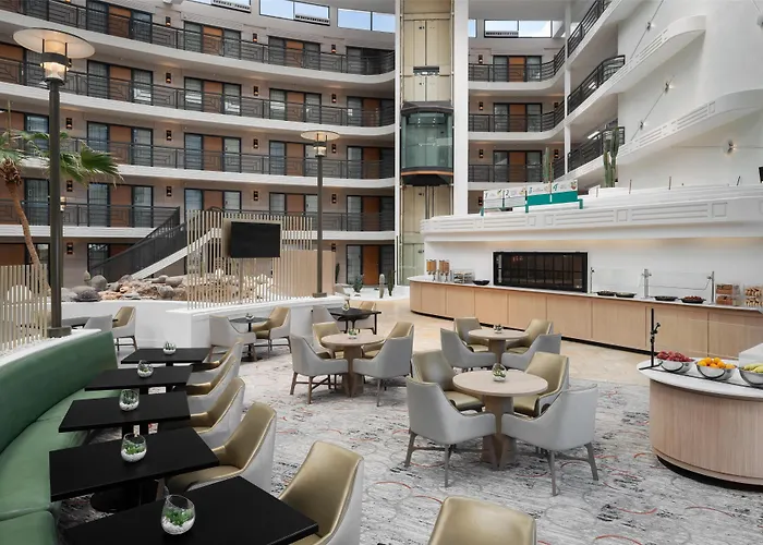 Embassy By Hilton Biltmore Phoenix
