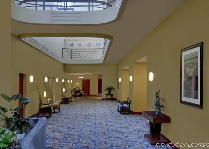 Embassy By Hilton Biltmore Phoenix